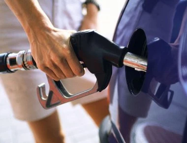 «Φωτιά» στις τσέπες μας από την άνοδο των τιμών του πετρελαίου